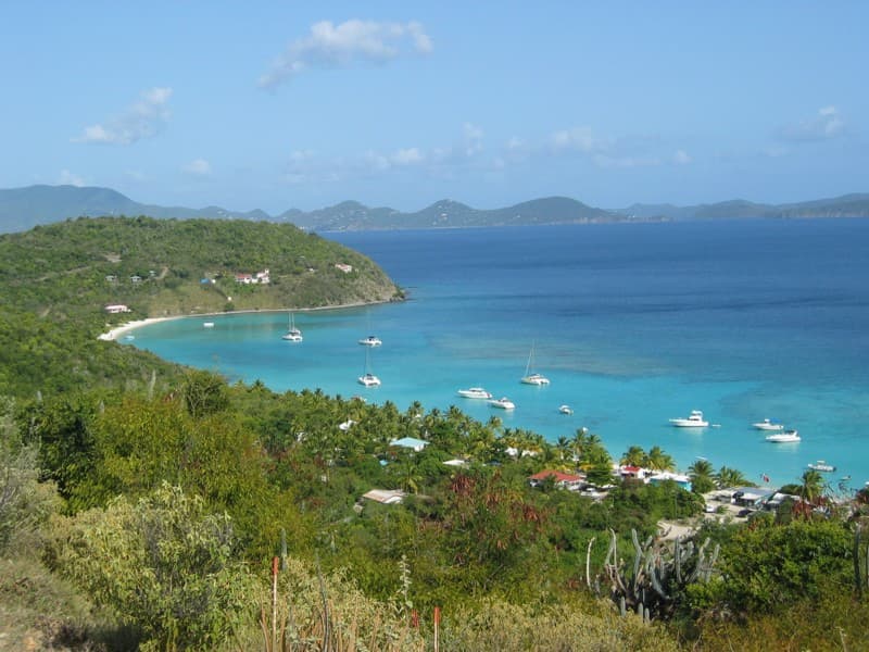 Boats anchored in the turquoise water of White Bay, Jost Van Dyke